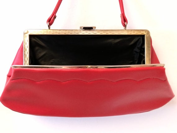 Vintage 1950s 1960s Red Faux Leather Handbag Purs… - image 3