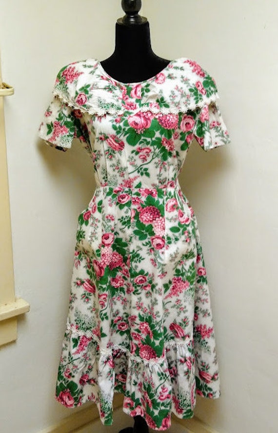 Vintage 1940s 1950s Floral Print Wrap Dress Cotto… - image 10