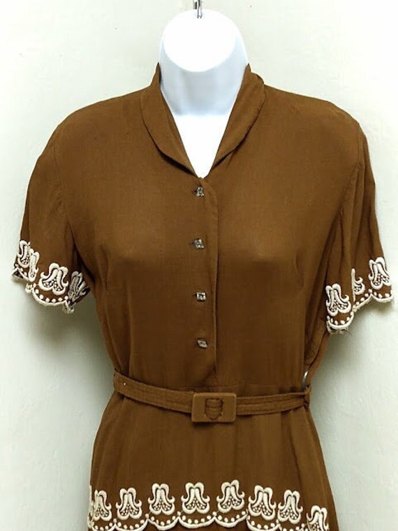 Vintage 1940s 40s Brown Lace Embroidery Dress/ Fr… - image 1