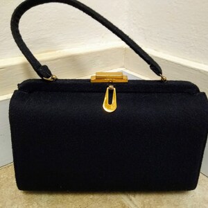 Bolso de mano vintage de fieltro de lana negro de los años 50, bolso Kelly, modelo MCM