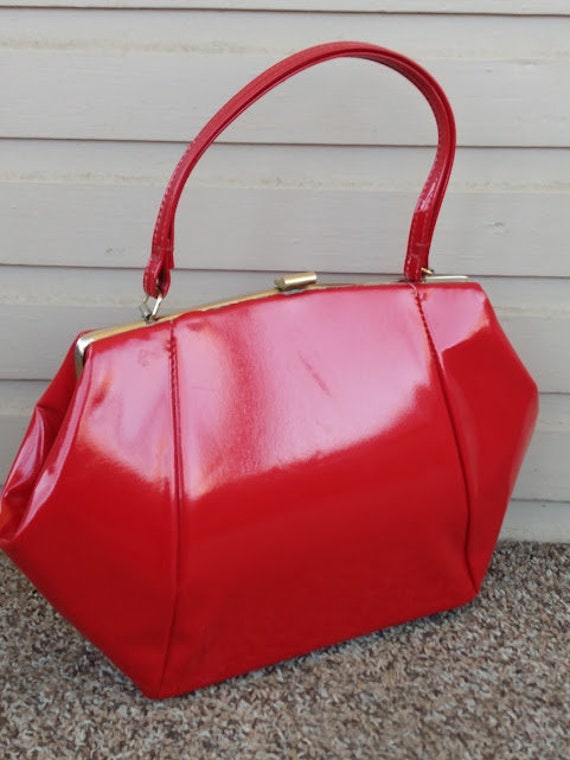 Vintage 1950s 1960s Red Patent Leather Handbag Po… - image 9