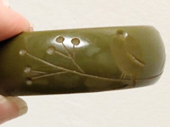 Vintage Green Carved Birds on Branches Bakelite C… - image 3