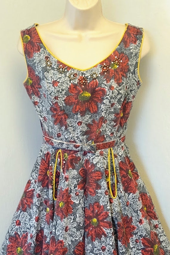 Vintage 1950s 50s  Sleeveless Daisy Print Dress/ … - image 8