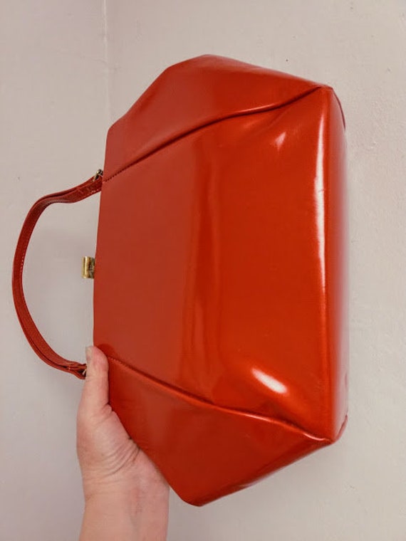 Vintage 1950s 1960s Red Patent Leather Handbag Po… - image 3