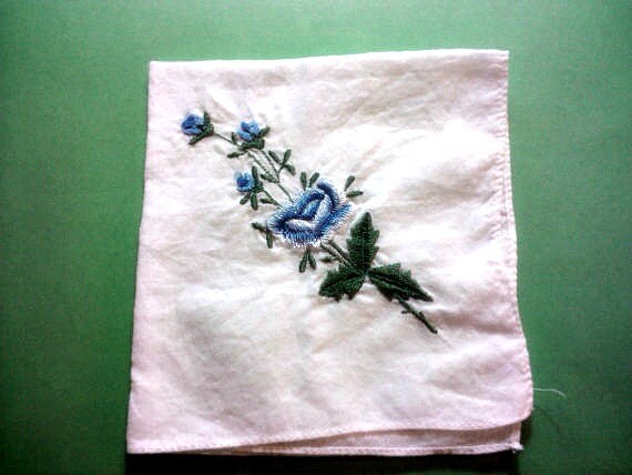 Vintage 1950s Handkerchief/ Hankie Blue Rose Bouqu