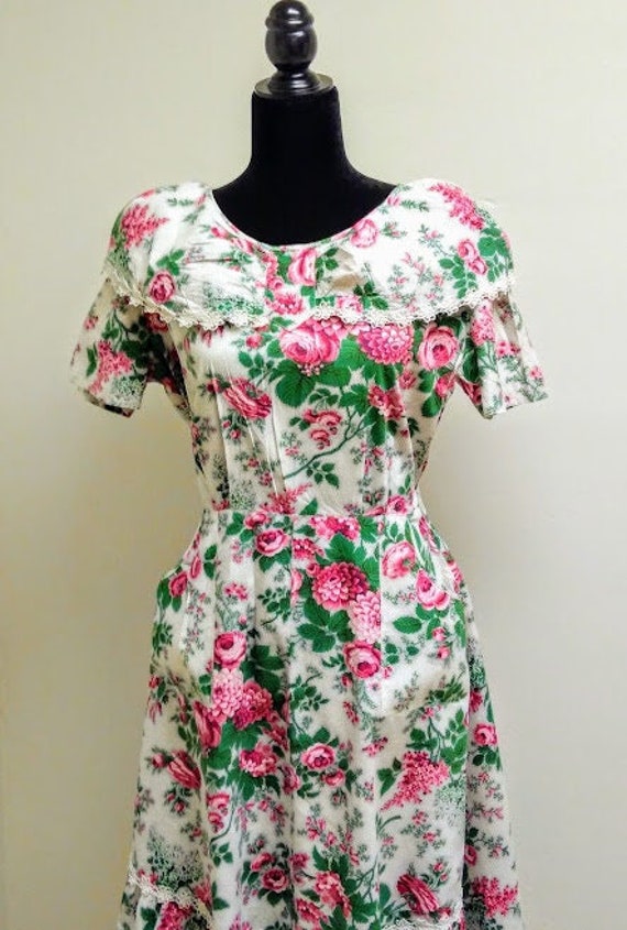 Vintage 1940s 1950s Floral Print Wrap Dress Cotto… - image 3