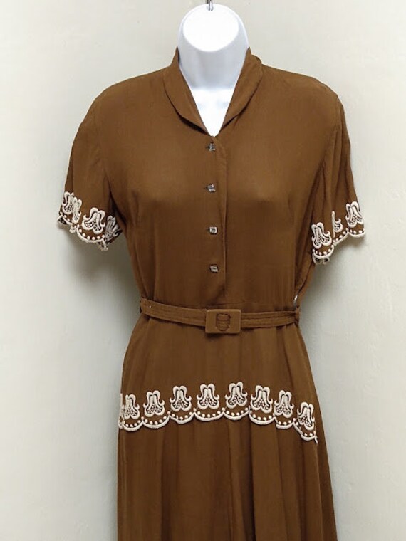 Vintage 1940s 40s Brown Lace Embroidery Dress/ Fr… - image 2