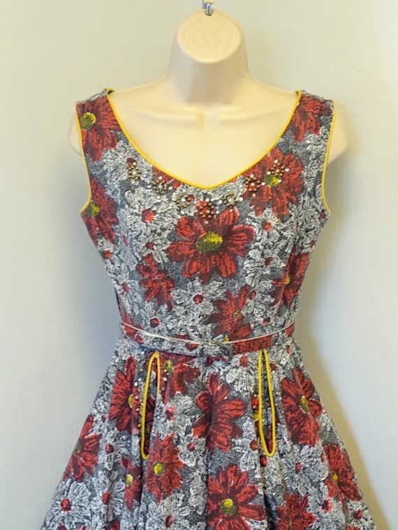 Vintage 1950s 50s  Sleeveless Daisy Print Dress/ … - image 7