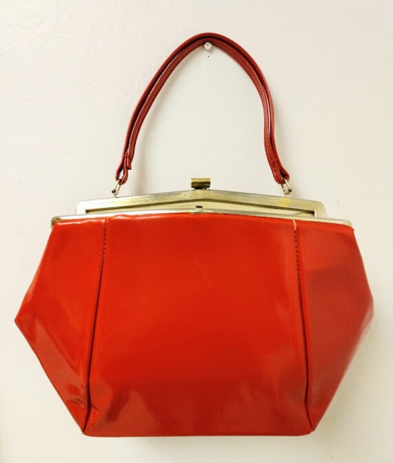 Vintage 1950s 1960s Red Patent Leather Handbag Po… - image 10