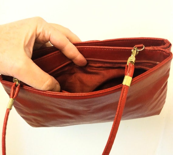 Vintage 1970s 70s Red Leather Shoulder Bag Handba… - image 8