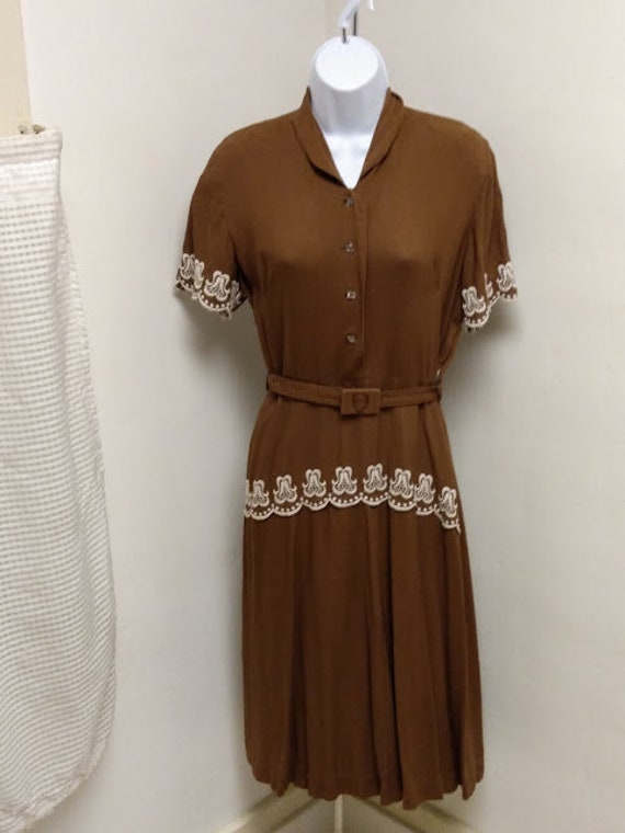 Vintage 1940s 40s Brown Lace Embroidery Dress/ Fr… - image 3