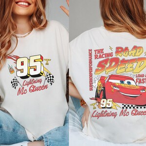 Vintage Lightning McQueen Comfort Colors Shirt, Disney Pixar Cars Shirt, Retro McQueen Graphic Tee, Disney Family Vacation Trip Shirt 2026 bild 4