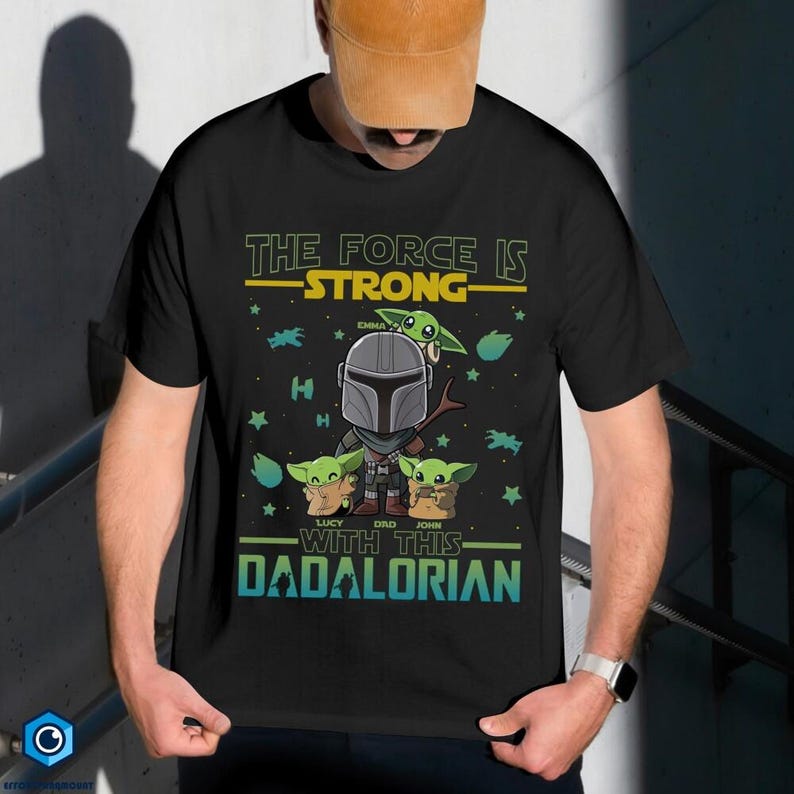 The Force Is Strong With This Dadalorian Shirt, Mandalorian Dad Shirt, StarWars Father Day T-Shirt, May The Force Be With Papa Shirt Bild 2
