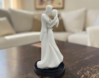 Modern Minimalist Bride and Groom Figurine - Romantic Wedding Decor