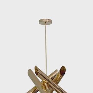 Lámpara de techo Sputnik de 8 luces con tubos de latón: Lámpara de techo de estilo industrial de mediados de siglo - Lámpara colgante para sala de estar con acabado de latón natural y diseño de estrella.