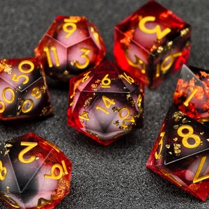 Dados Black Red Galaxy Liquid Core, juego de dados D&D, dados de resina hechos a mano con bordes afilados, dados poliédricos para juegos de rol D&D, regalo D20 TTRPG para jugadores