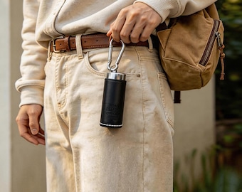 フルグレインレザー製ポータブル灰皿、蓋付きミニポケット灰皿、アウトドアキャンプギフト用手作り合金製トラベル灰皿