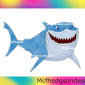 Op de afbeelding: Een cartoonillustratie van een blauwe haai met een brede, tandige grijns en donkere ogen. De haai heeft een lichtblauwe onderbuik en een donkerblauwe rug, met de tekst Mcfhodgsondesigns over het lichaam en onderaan de afbeelding geplaatst.