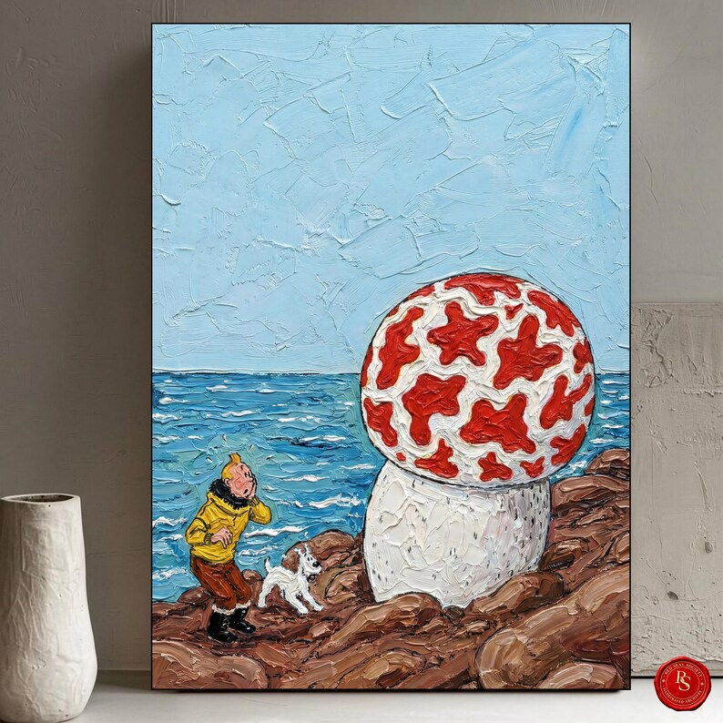 Puede incluir: Pintura al &oacute;leo de un hongo con un patr&oacute;n rojo y blanco, un ni&ntilde;o con una chaqueta amarilla y un perro blanco en una costa rocosa. El fondo presenta un mar y un cielo azules, con pinceladas texturizadas.