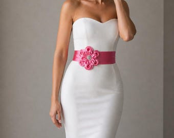 Cintura da sposa in raso rosa con fiore / Fascia da sposa / Accessorio per abito da sposa / Accessori per damigella d'onore