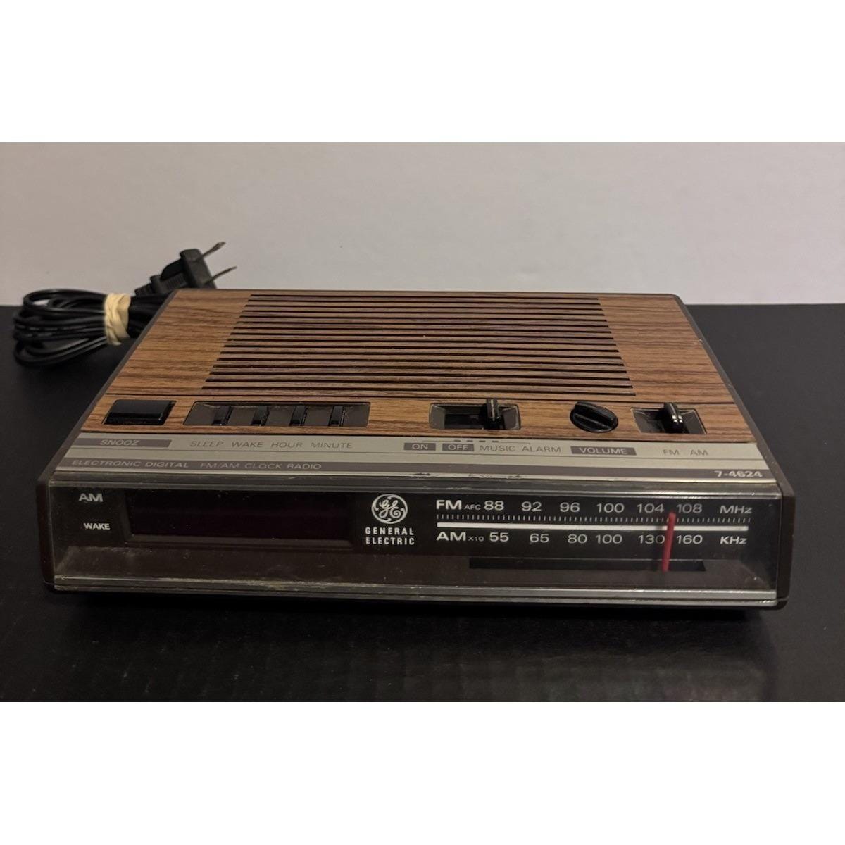 Gé radio alarm clock - Etsy 日本