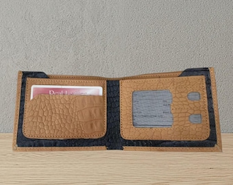 Hellbraune, texturierte, zweigeteilte Brieftasche aus Leder – Handgefertigtes Accessoire für Herren