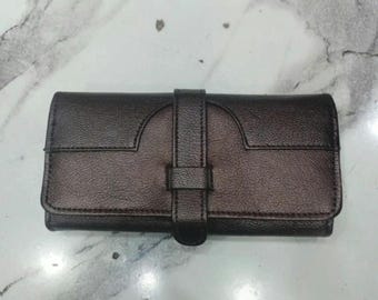 Elegante Damen Leder Geldbörse Clutch - Minimalistische lange Geldbörse mit sicherem Riemenverschluss
