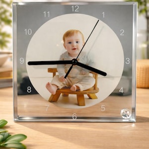 Gepersonaliseerde glazen fotoklok | Op maat gemaakte familietafeldecoratie 20 cm