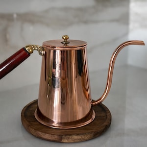 手作り銅製グースネックケトル（木製ハンドル付き）、職人技の注ぎ口付きコーヒーポット、バリスタギフト