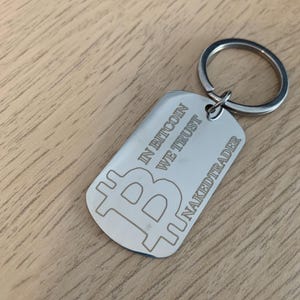 Bitcoin Militär Hundbricka Nyckelring – In Bitcoin We Trust – Lasergraverat Rostfritt Stål – Kryptogåva – Bitcoininnehavargåva