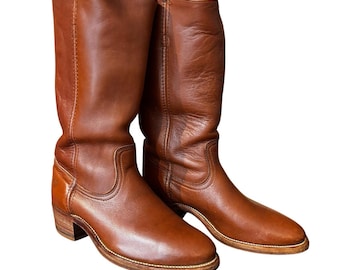 Stivali Frye Campus 2595 in pelle marrone cammello scuro, taglia 8.5 EE, calzata ampia, Made in USA, vintage.