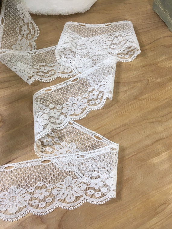 Flat lace trim by the yard deals