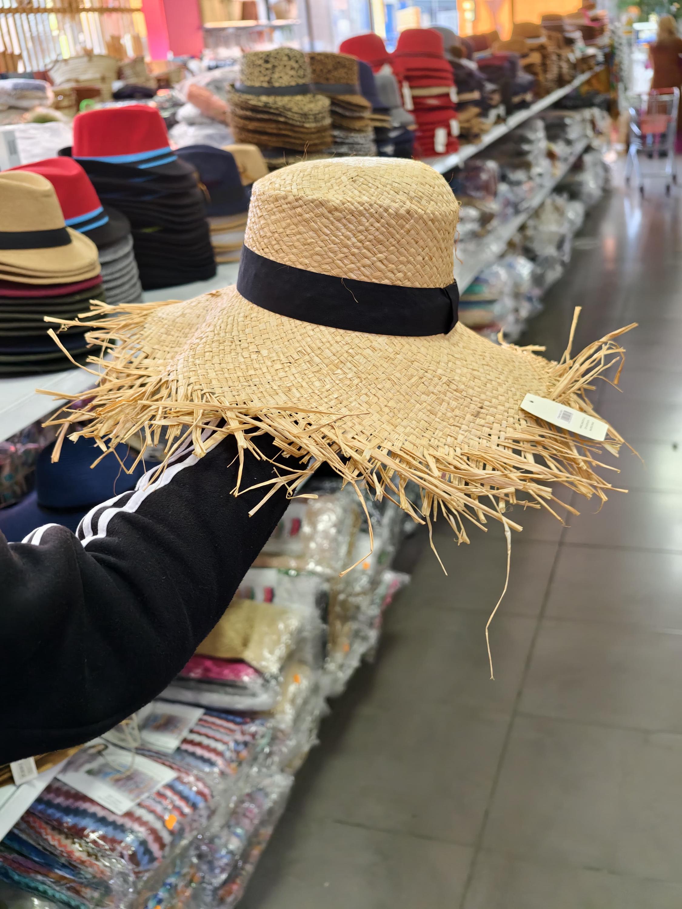 Straw hat raw brim with LONG frayed edge Karin 7 main image 4