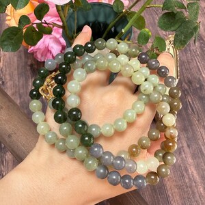 Halsband i naturlig jade | Rökig lavendel, grön och honungsfärgad pärla | Statement-smycken i lager