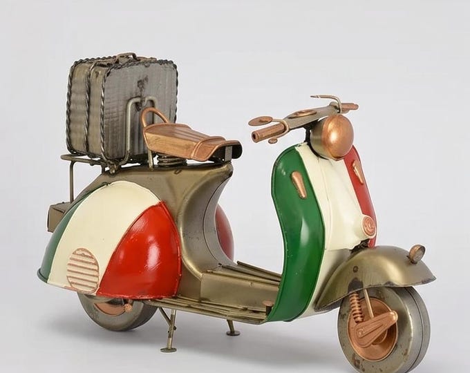 Retro Tin Vespa Scooter Model 30 cm – Italian Flag Colors