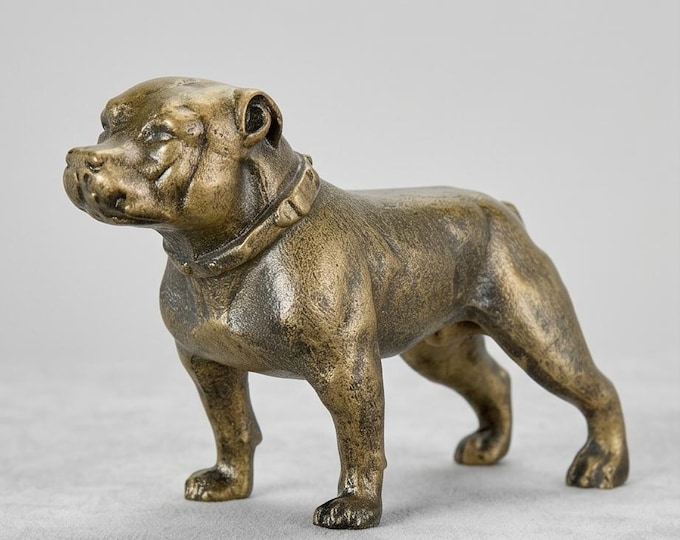 A Cast Iron Figurine Of A Staffordshire Terriër 33 cm