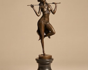 A Bronze Sculpture of A Revue Dancer 38cm