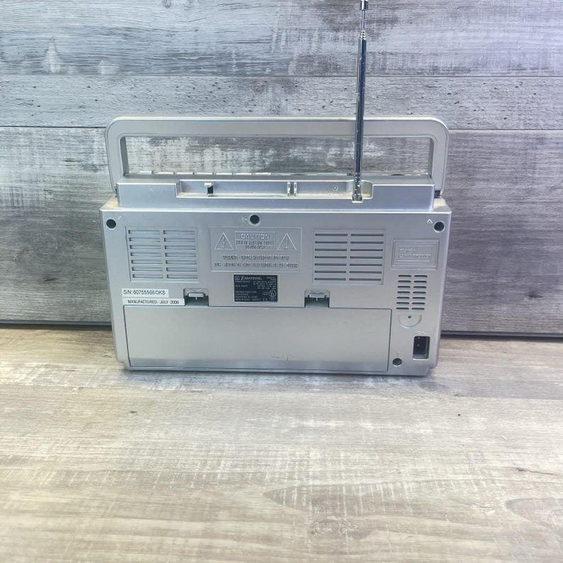 Emerson AM FM Radio CD Player Model PD5098 Radio Works, Cd Player Doesn't Work image 5