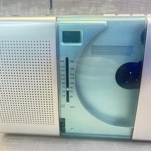 Emerson AM FM Radio CD Player Model PD5098 Radio Works, Cd Player Doesn't Work image 3