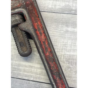 Llave para tubos Ridgid de 24" de alta resistencia, color rojo. Fabricada en EE. UU. (modelo vintage). imagen 5