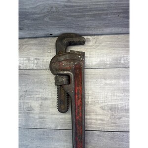 Llave para tubos Ridgid de 24" de alta resistencia, color rojo. Fabricada en EE. UU. (modelo vintage). imagen 9