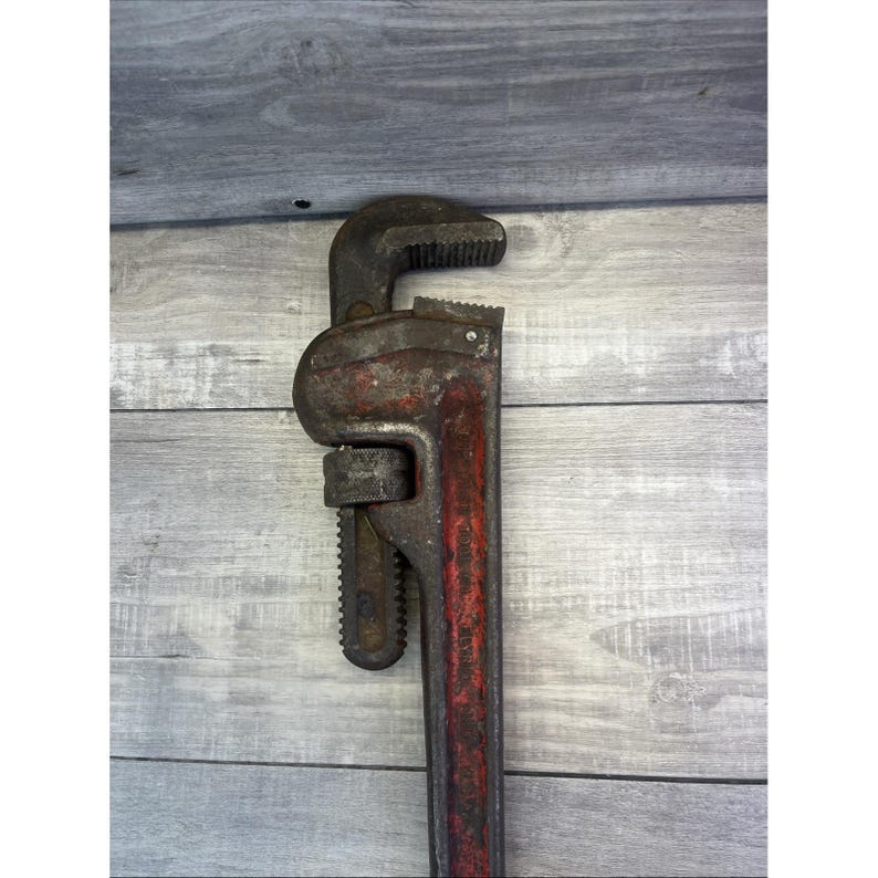 Llave para tubos Ridgid de 24" de alta resistencia, color rojo. Fabricada en EE. UU. (modelo vintage). imagen 9