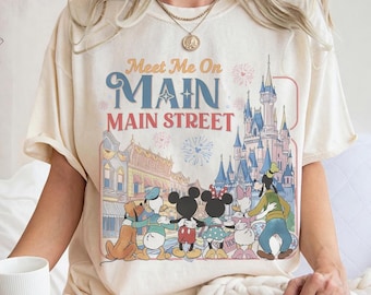 Triff mich auf der Main Street Comfort Colors png, Magic Kingdom png, Main Street Theme Park png, Disney Familienausflug Passend 2026 png