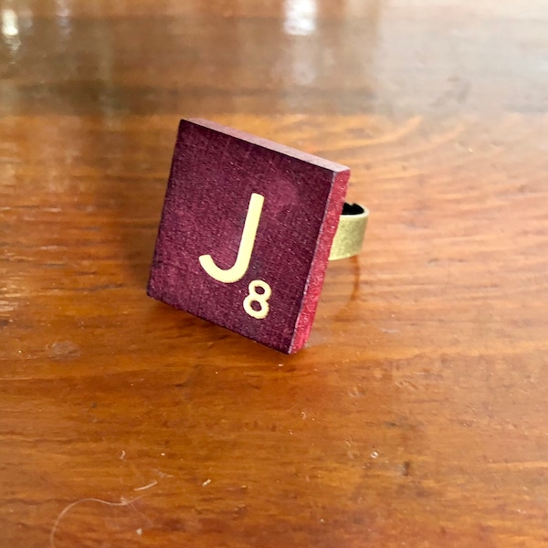 Bague Scrabble violet bordeaux