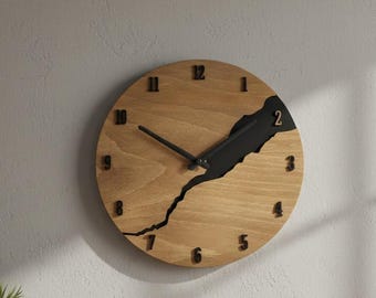 Cracked Wood Wall Clock, Rustic Natural Wood Silent Timepiece