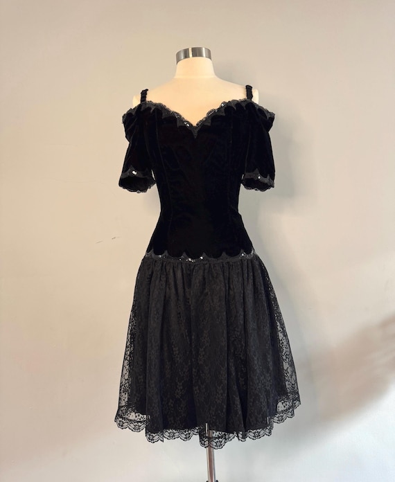 Vintage Black Jessica McClintock Gunne Sax Black Velvet Dress