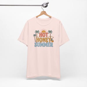 Camiseta Hot Honey Summer, Camiseta divertida de verano, Camiseta de playa a la moda, Camiseta de verano para chicas guapas, Camiseta de playa para mujer, Regalo para vacaciones de verano imagen 12