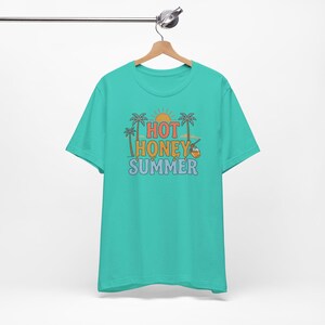 Camiseta Hot Honey Summer, Camiseta divertida de verano, Camiseta de playa a la moda, Camiseta de verano para chicas guapas, Camiseta de playa para mujer, Regalo para vacaciones de verano imagen 16