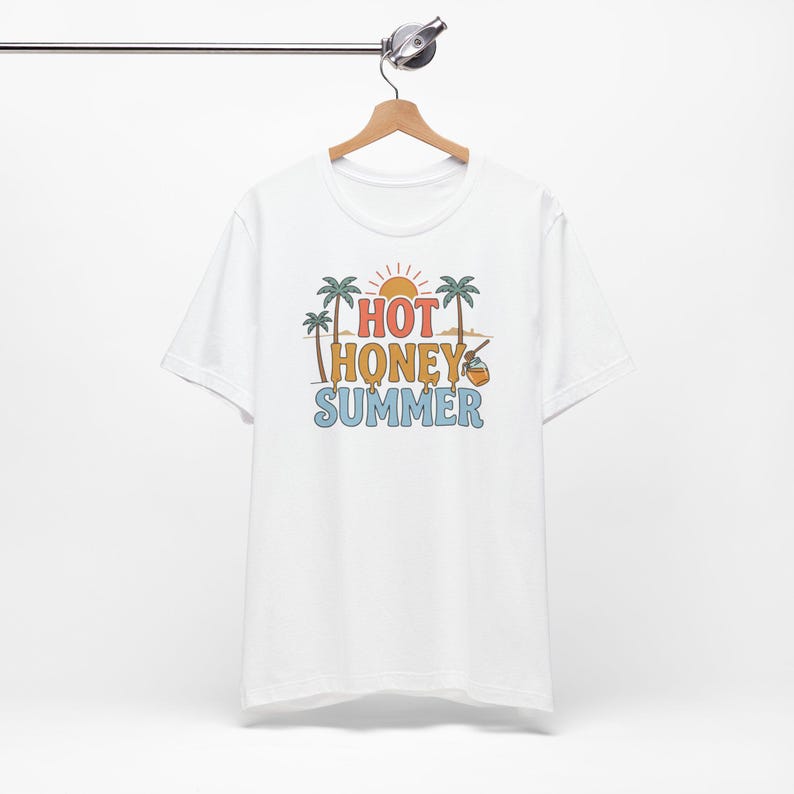 Camiseta Hot Honey Summer, Camiseta divertida de verano, Camiseta de playa a la moda, Camiseta de verano para chicas guapas, Camiseta de playa para mujer, Regalo para vacaciones de verano imagen 11