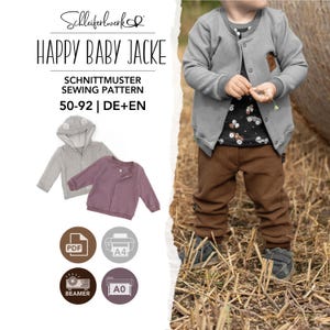 Puede incluir: Un patrón de costura para chaqueta de bebé titulado HAPPY BABY JACKE, tallas 50-92, en DE+EN. La imagen muestra una chaqueta gris con capucha, una chaqueta malva y un niño con chaqueta gris y pantalones marrones. Iconos PDF, A4, Beamer y A0.
